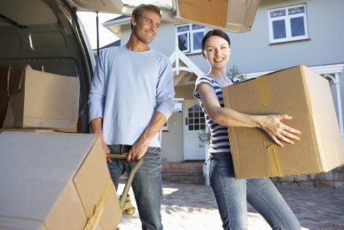 Overview of the packing and unpacking process with detailed preparation in Camden